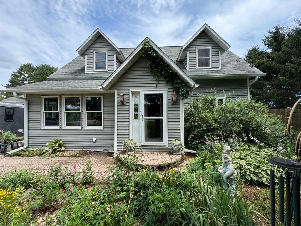 N3706 690th Street, Hartland Twp