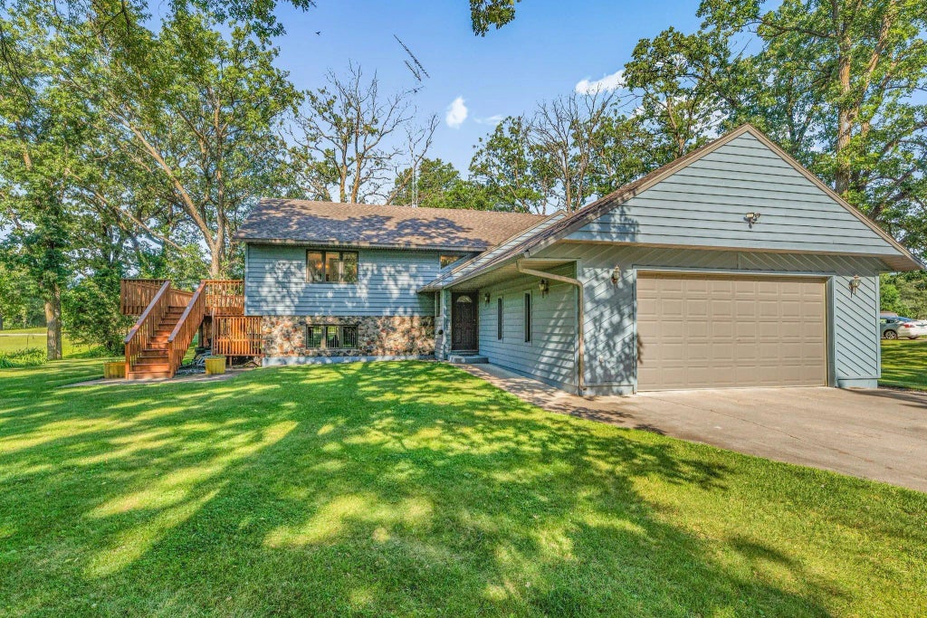 302 N Hickory Street, Royalton