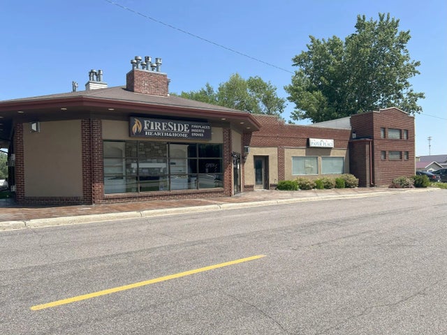 1001 Highway 12 E, Willmar