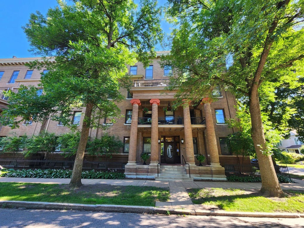 438 Portland Avenue 7, Saint Paul