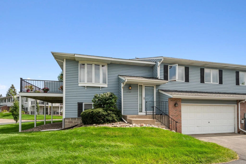 14797 Lower Endicott Way, Apple Valley