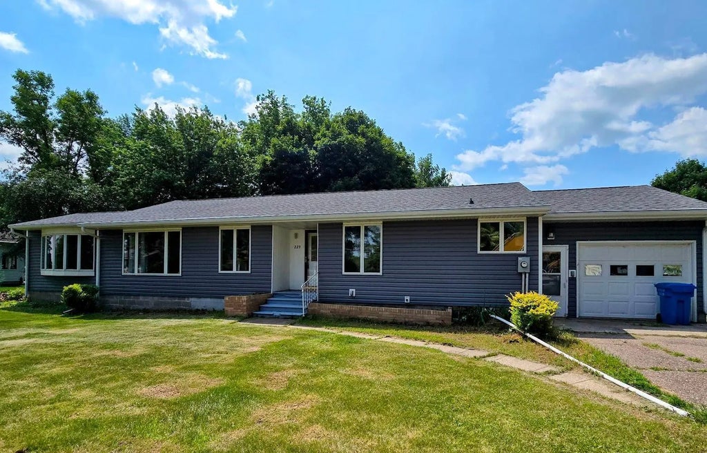 229 E Oak Street, Tyler