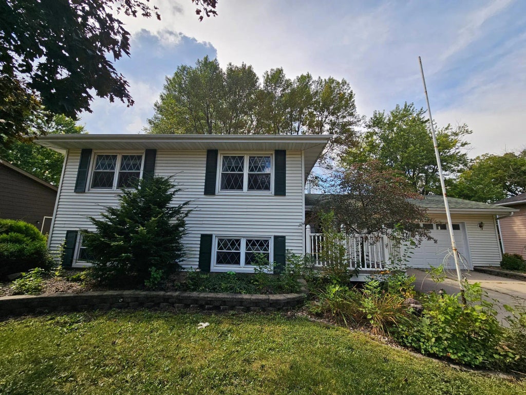 2161 Highland Avenue, Albert Lea