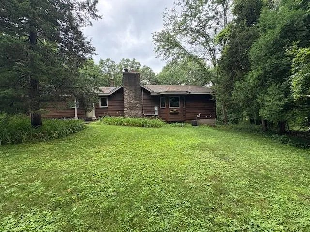 19700 Hillside Street, Deephaven