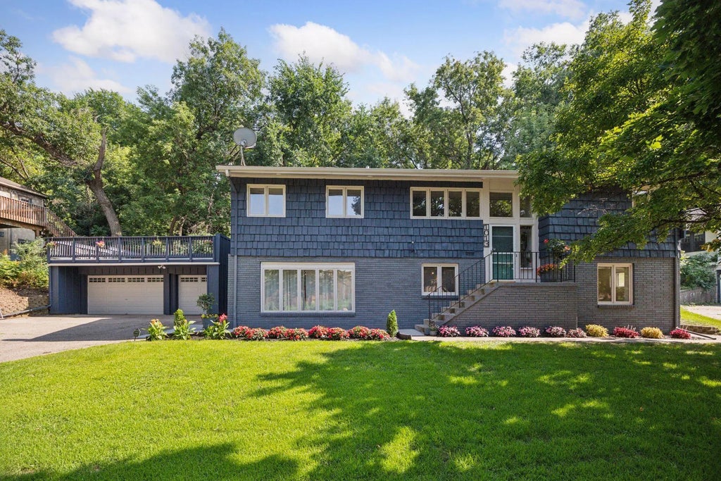 1013 Kenwood Parkway, Minneapolis