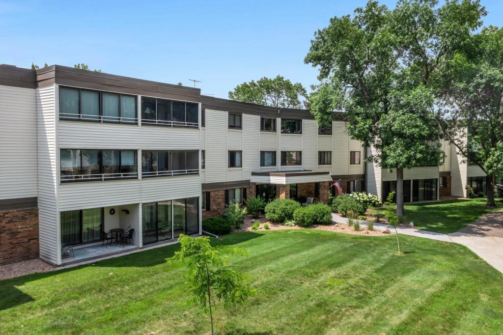 10600 43rd Avenue N 203, Plymouth