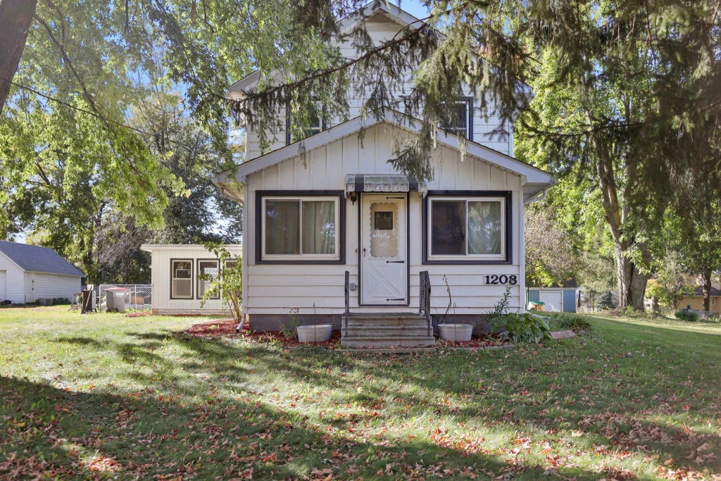 1208 9th Avenue Sw, Faribault