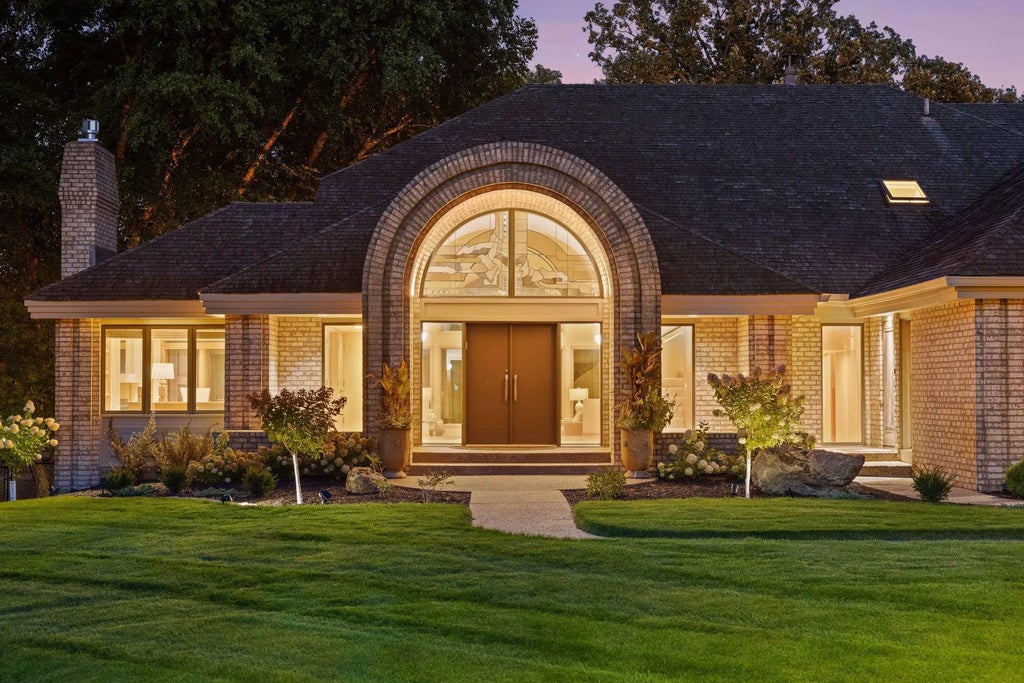 11886 Tapestry Lane, Minnetonka