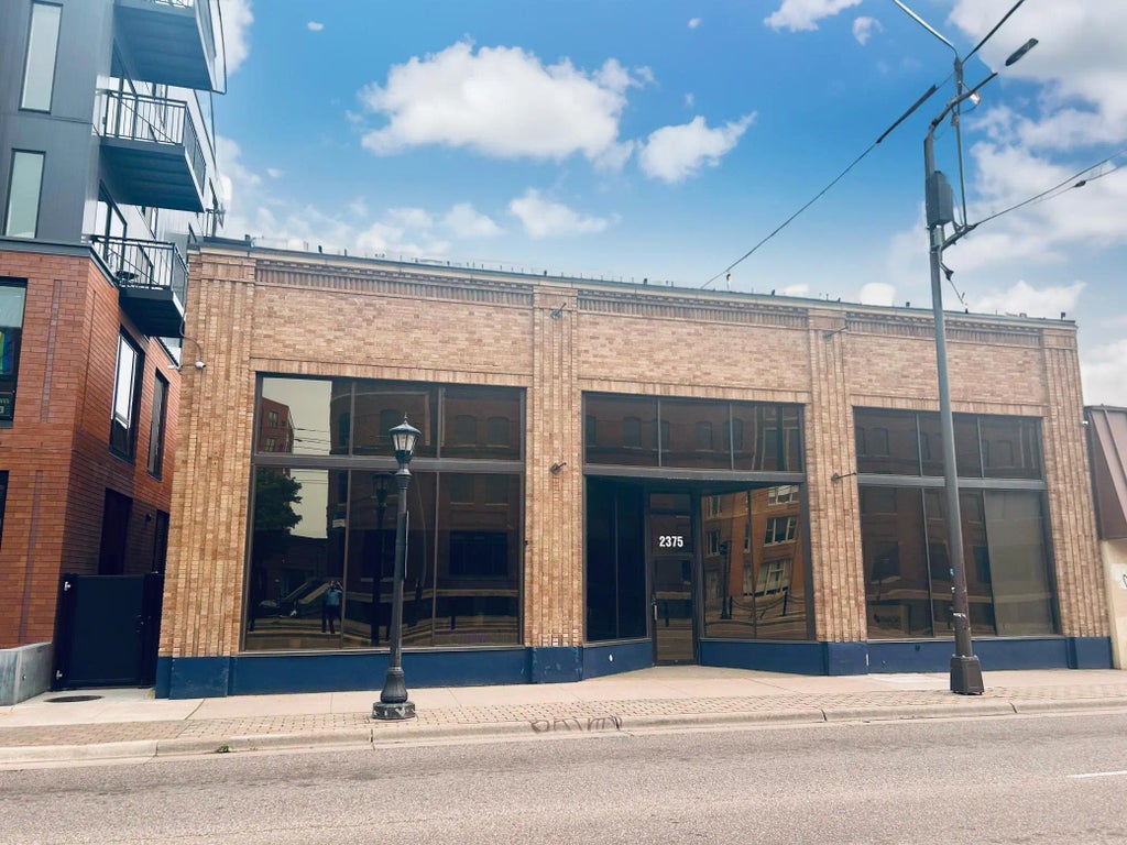 2375 University Avenue W, Saint Paul