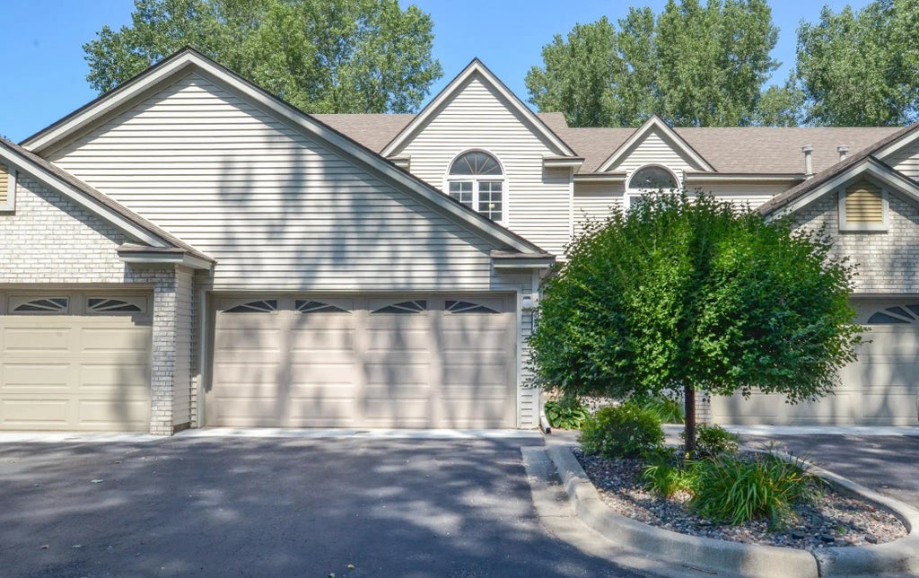 9860 Palm Street Nw, Coon Rapids