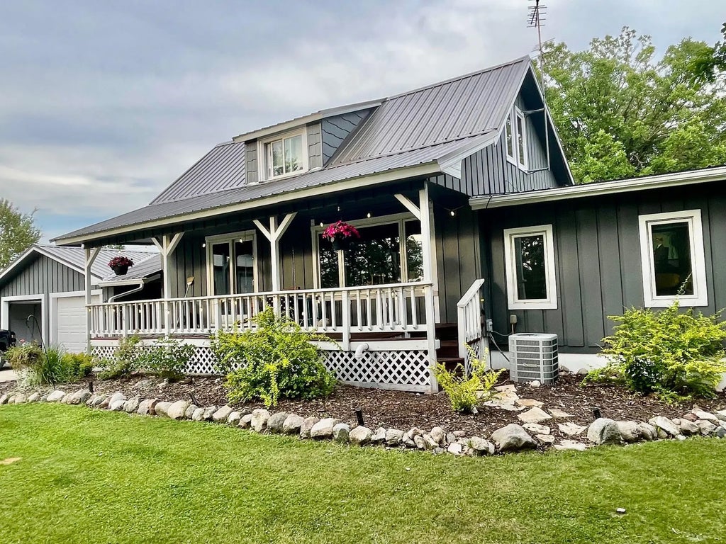 29976 3 County Road 3, Badger