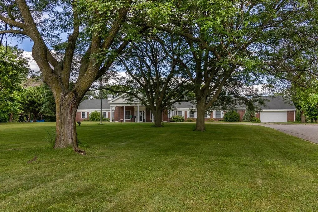 75 Teton Lane 200, Mankato