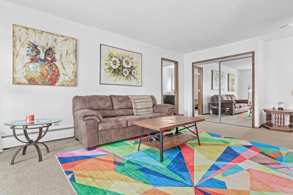 807 11th Avenue S 6, Hopkins