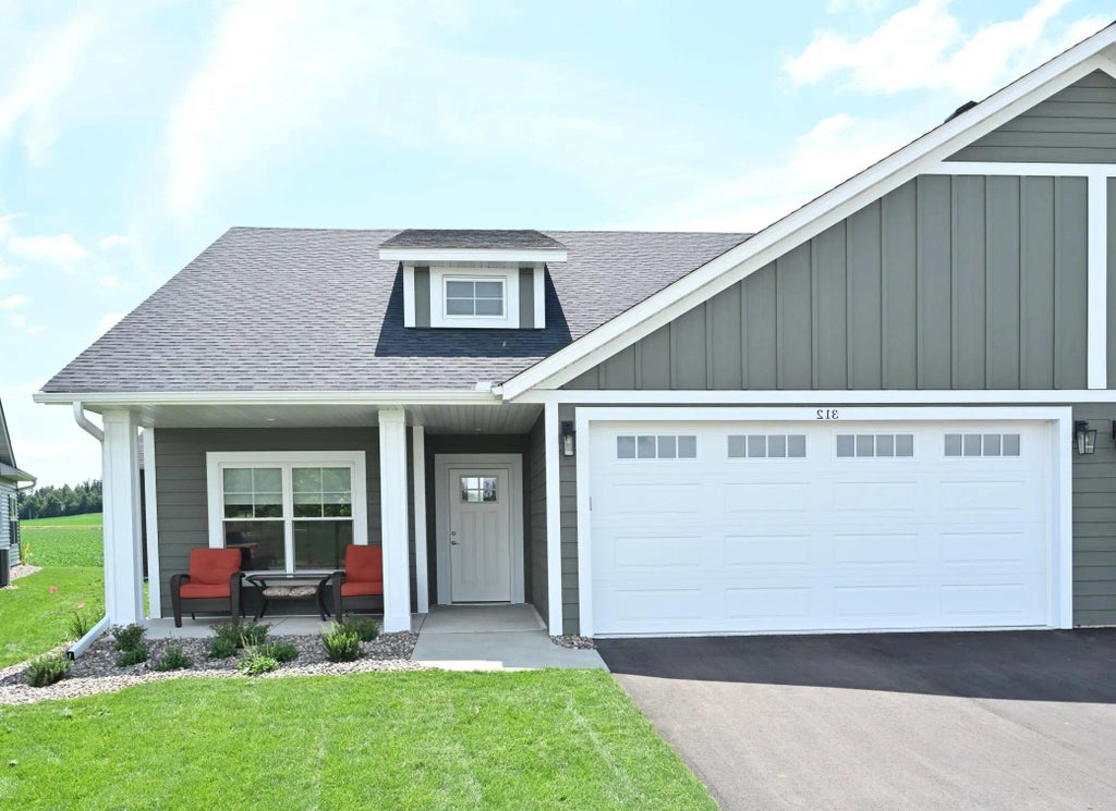 318 E Ford Street E, Northfield