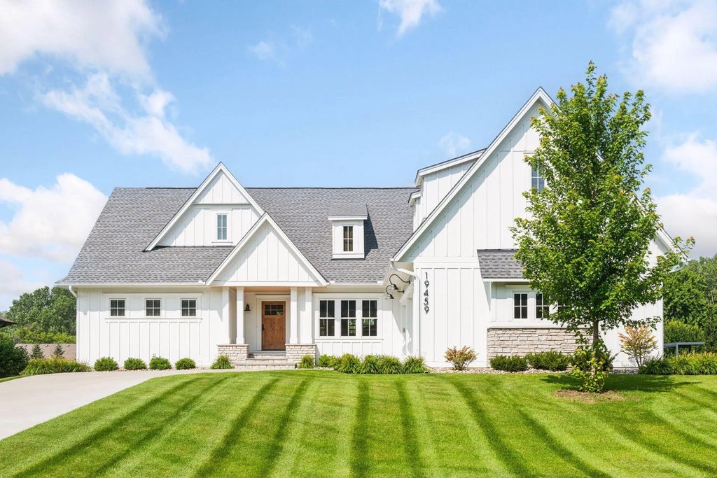 19459 Iteri Avenue, Lakeville