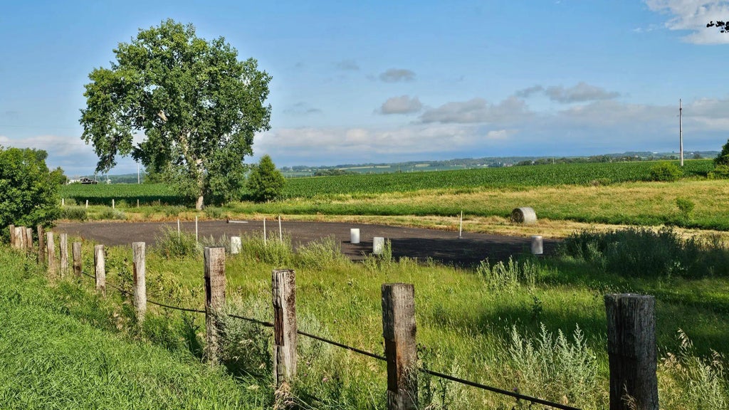 25318 County Highway 13, Hamden Twp