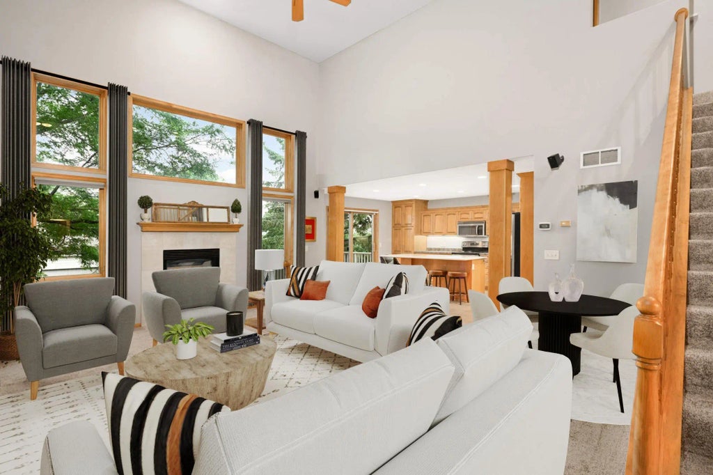 1557 Summit Shores Vista, Burnsville