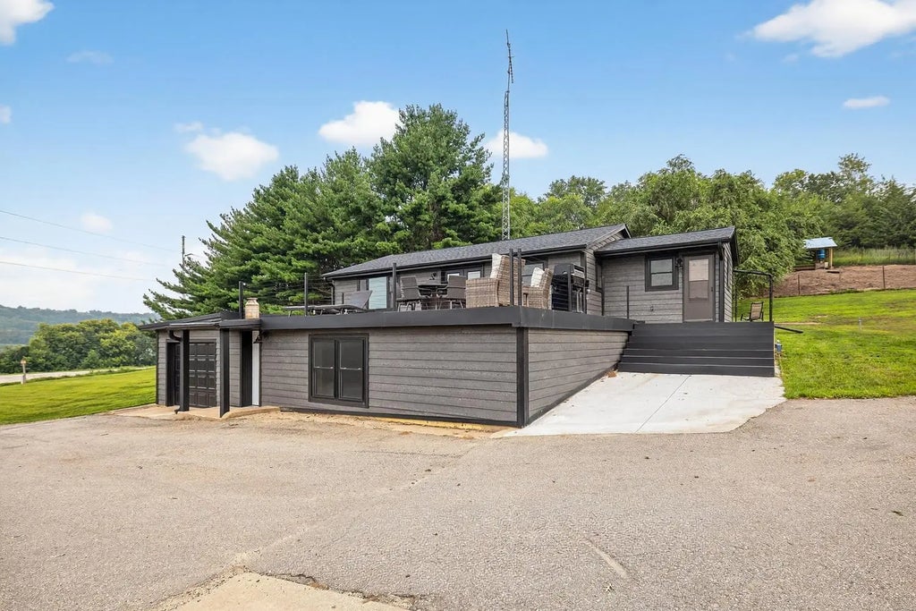 50352 Highway 42, Elgin Twp