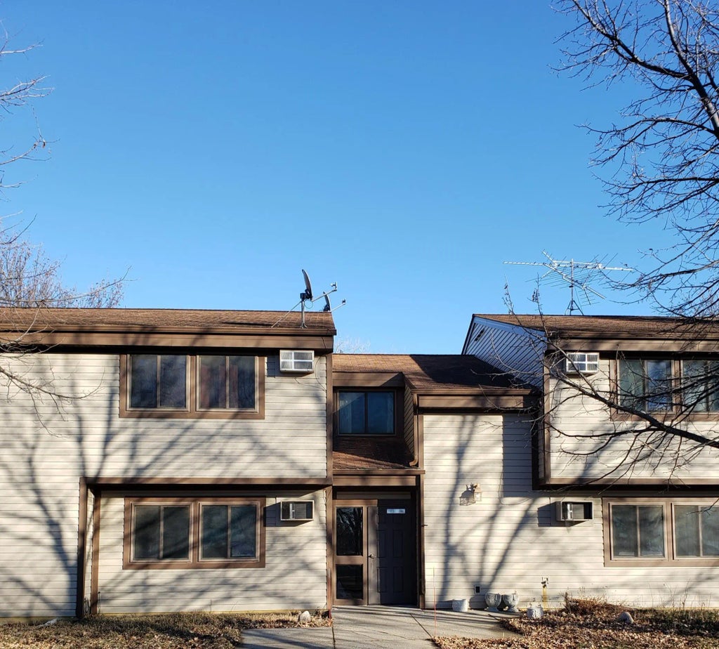 526 1st Street 1, Wolverton