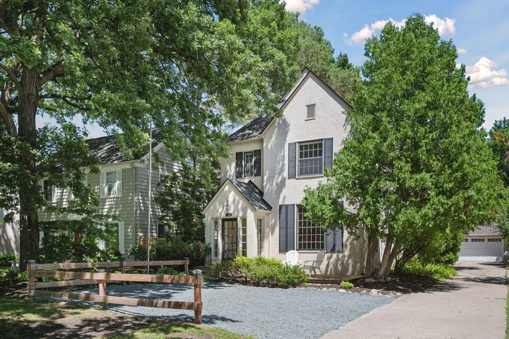 1909 E River Parkway, Minneapolis