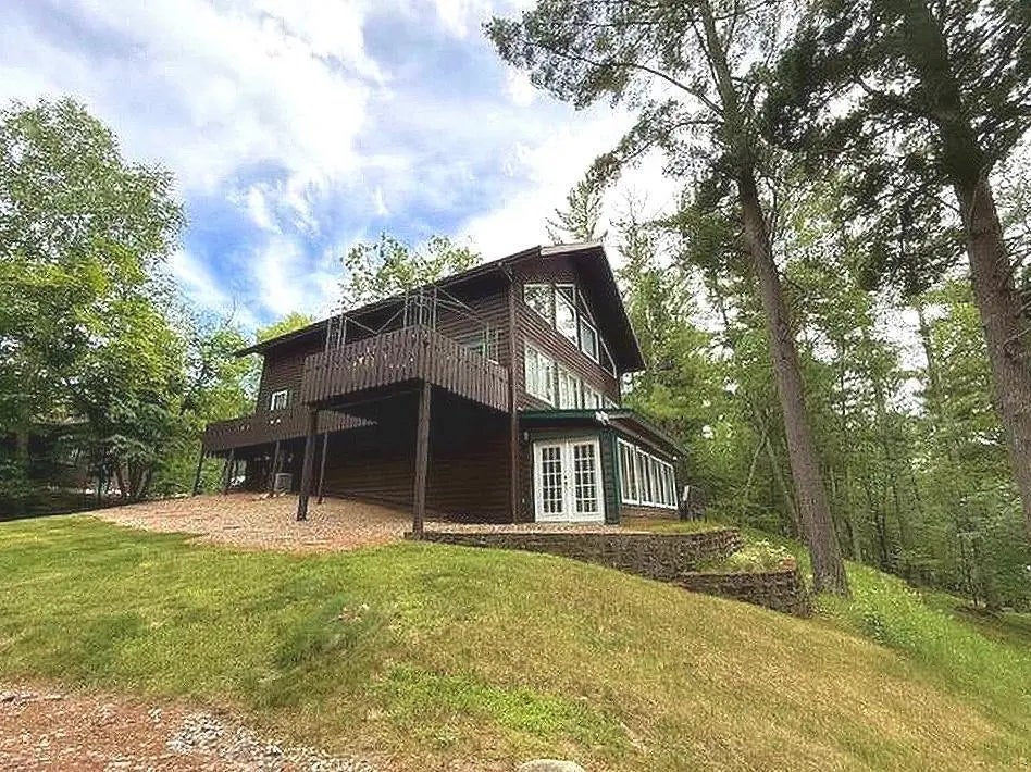 25315 Heartland Drive, Nevis