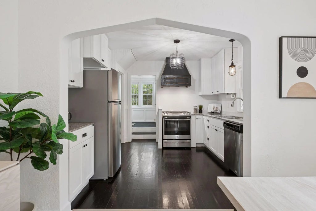 3937 Ewing Avenue S, Minneapolis