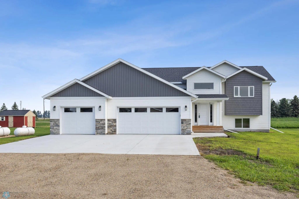 300 Prairie Drive N, Hankinson