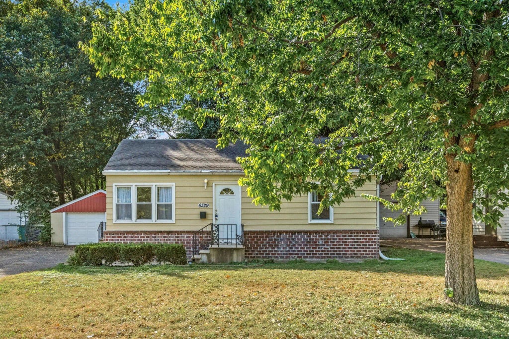 6329 47th Avenue N, Crystal