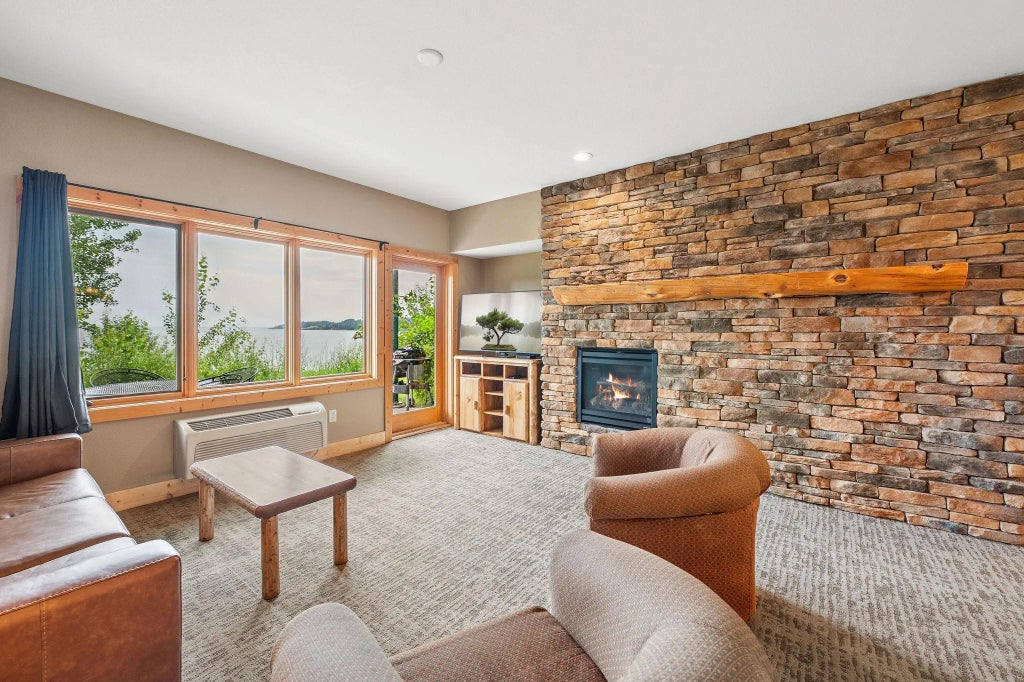 1412 # 5-102a Burlington Road 5-102, Two Harbors