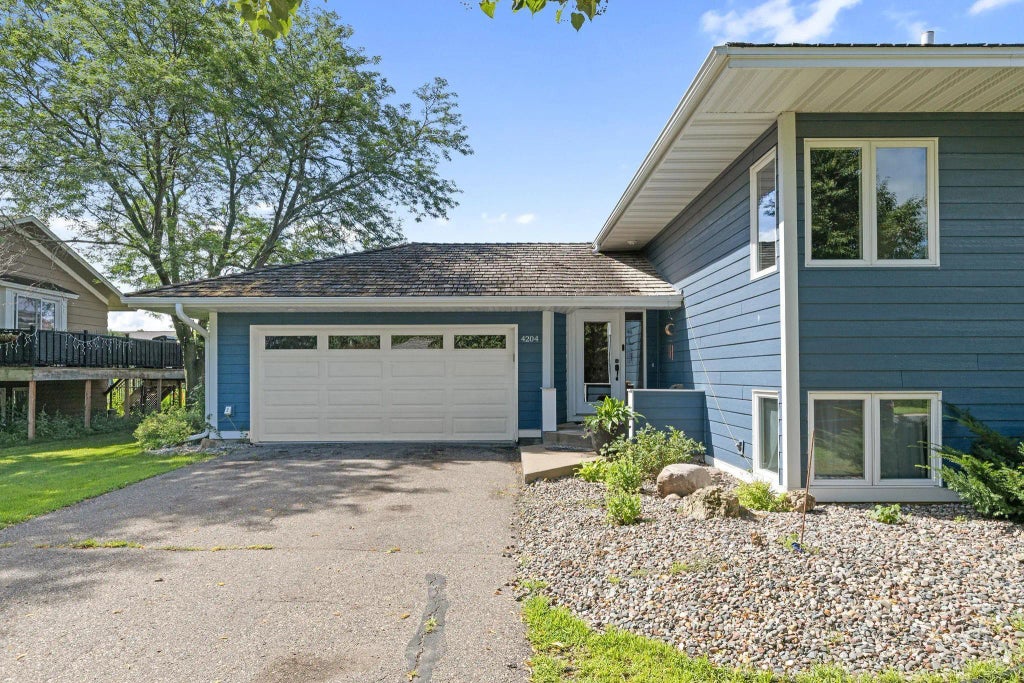 4204 158th Street W, Rosemount