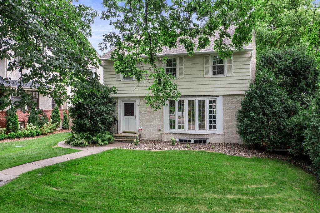 2129 Kenwood Parkway, Minneapolis