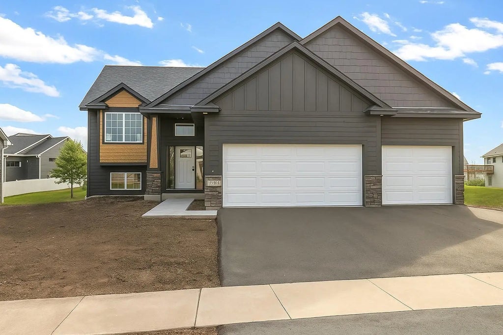 18560 Hexham Lane, Lakeville