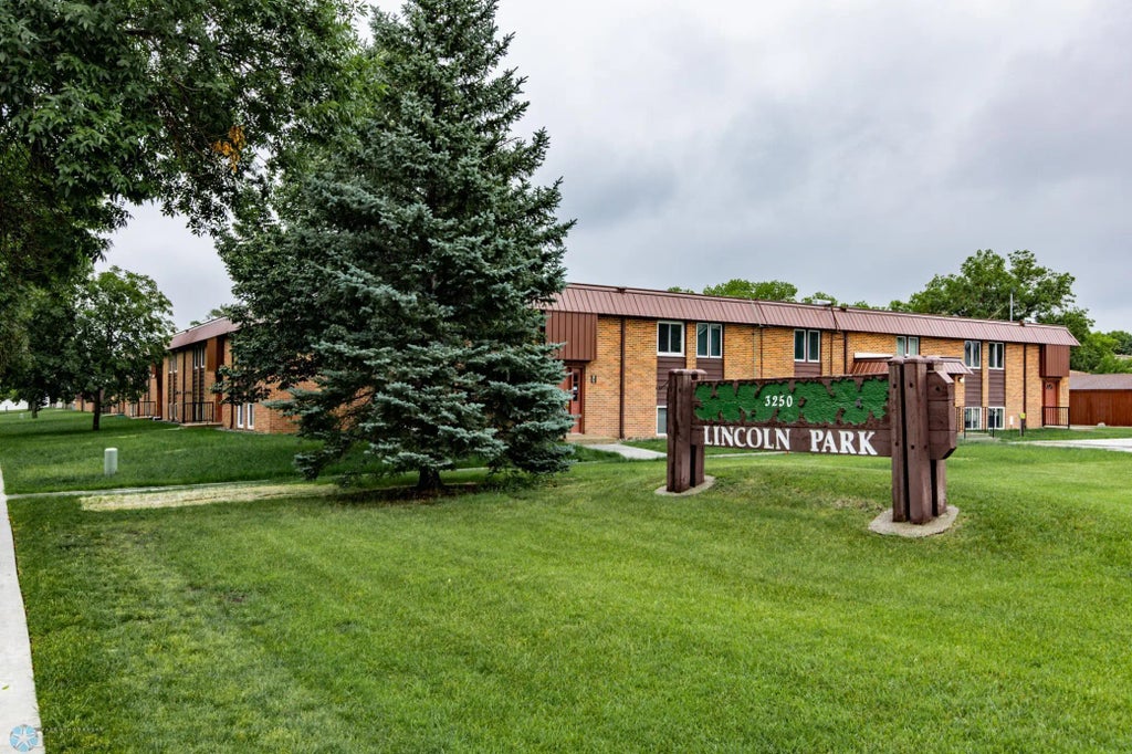 3250 15th Avenue S 2, Fargo