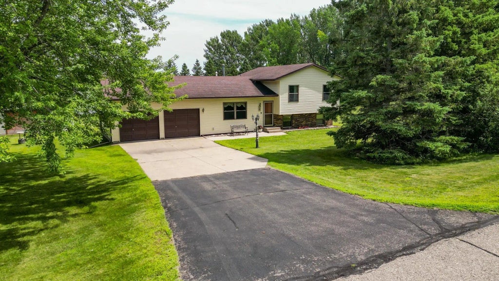 2046 Northwood Lane, Fergus Falls