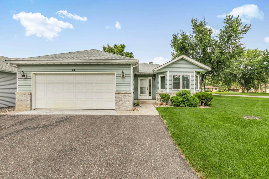 1403 33rd Avenue N 23, Saint Cloud