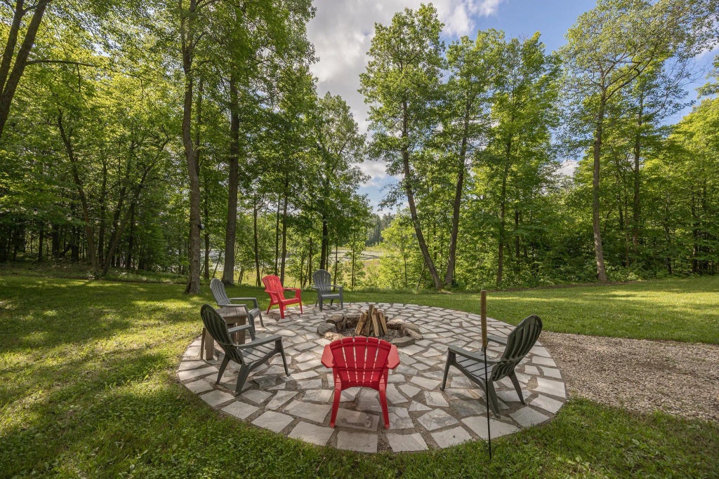 3910 Interlachen Drive Nw, Hackensack