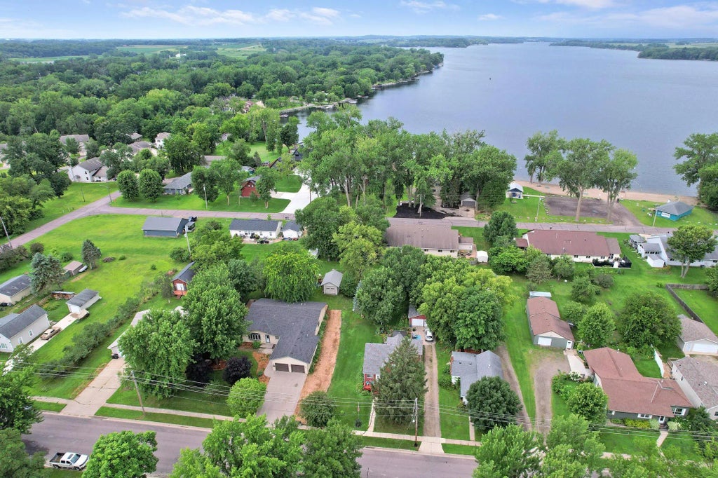 617 1st Street N, Waterville