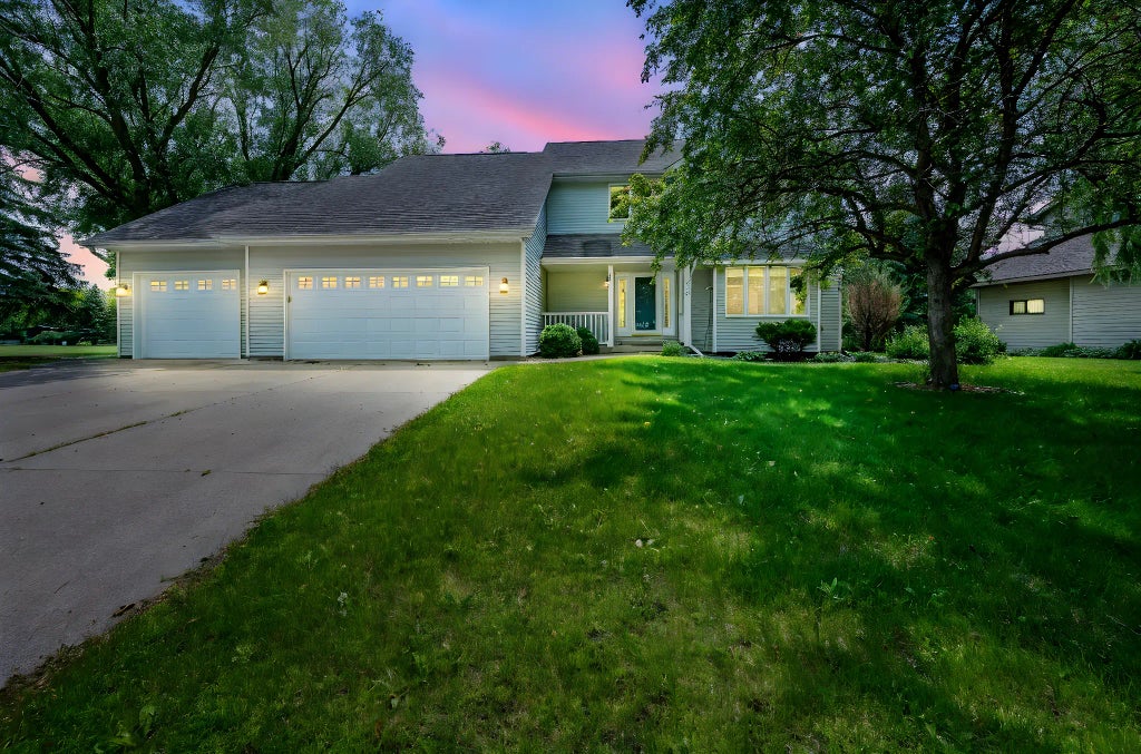 2326 Snowbird Lane, North Mankato