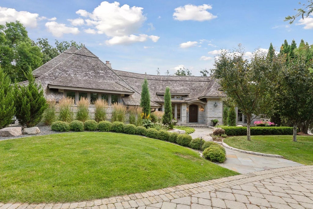 16127 Crosby Cove Road, Wayzata