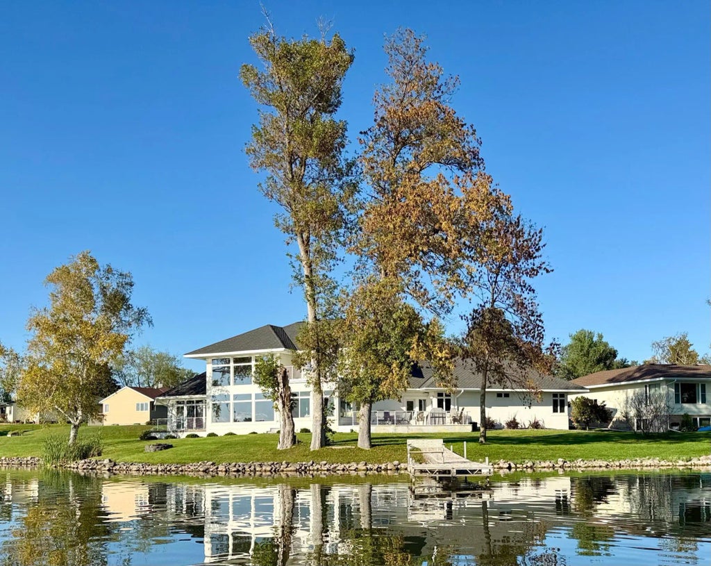 553 Lake Street N, Sauk Centre