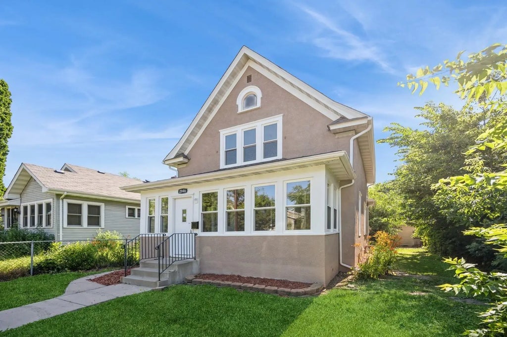 2946 Newton Avenue N, Minneapolis