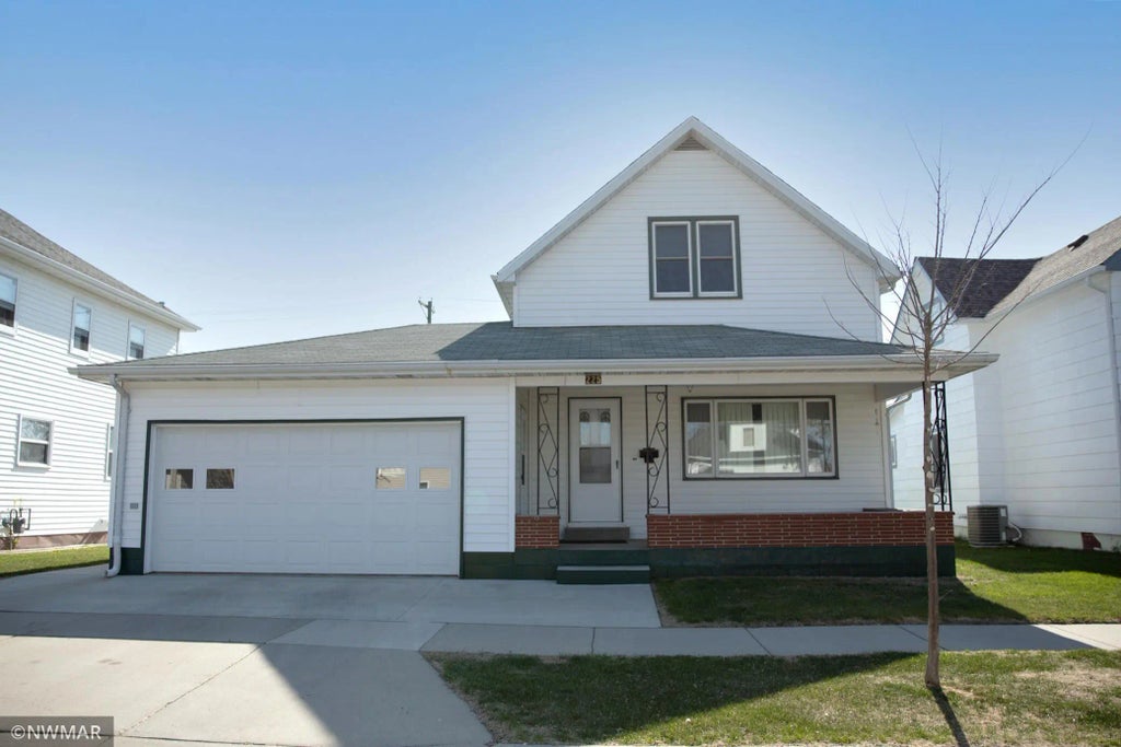 225 Lincoln Avenue, Crookston