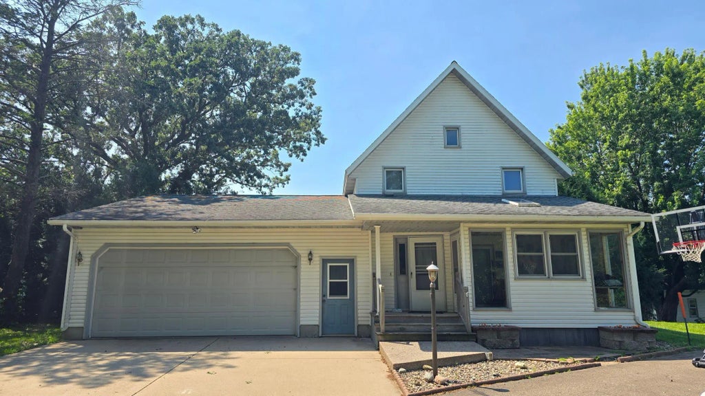 25990 Gates Avenue, Faribault