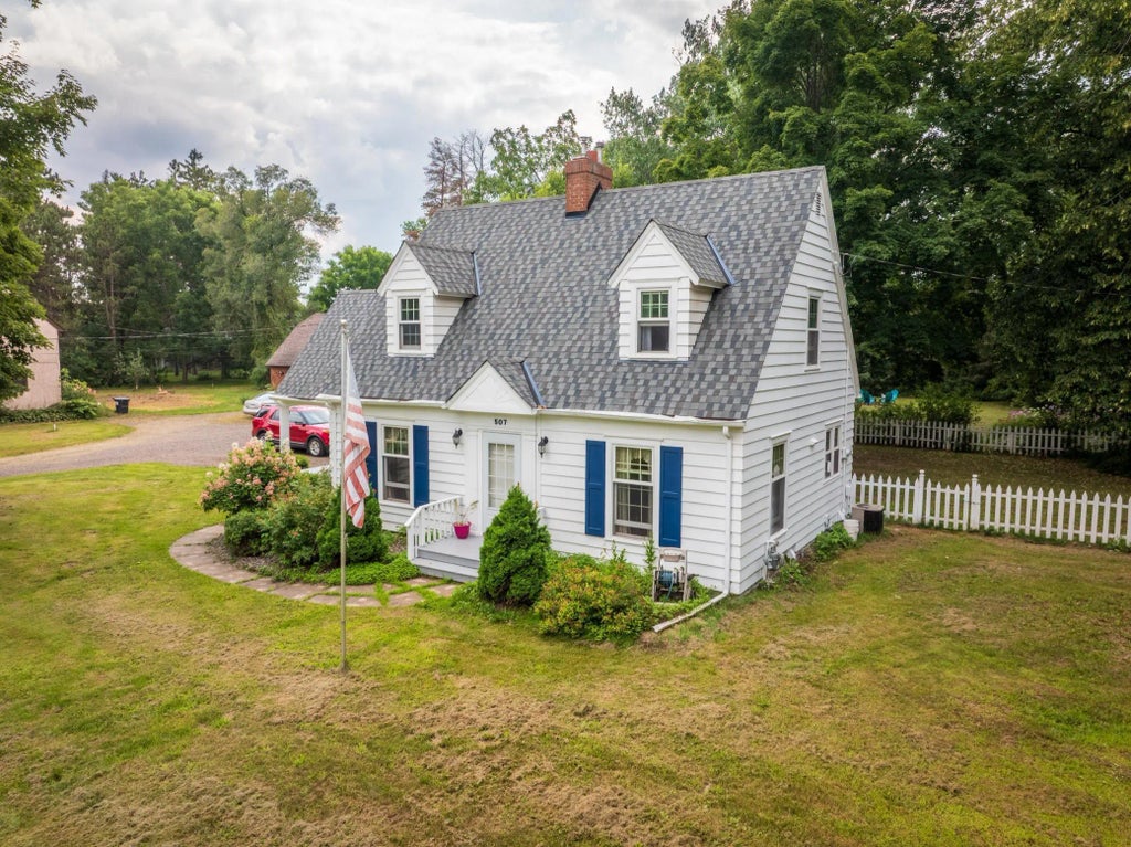 507 Old Highway 61 N, Hinckley