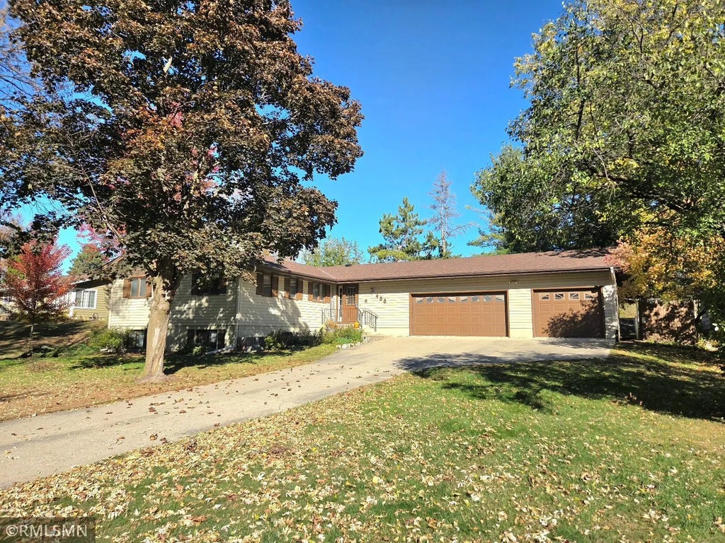 400 Edgewood Drive, Glencoe