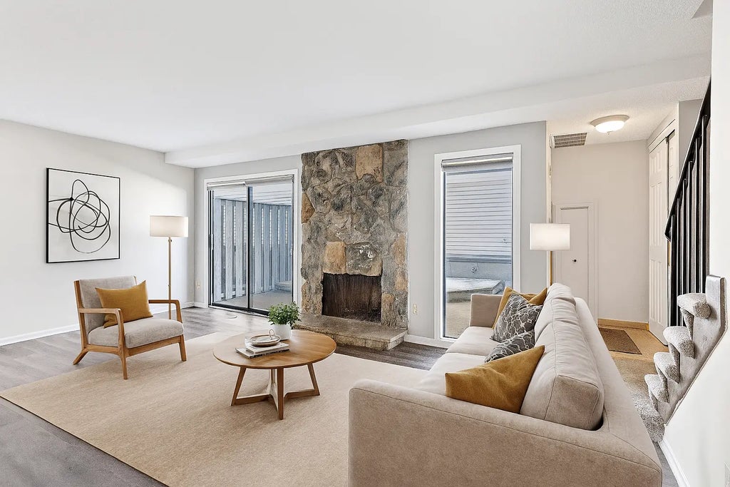 1252 Trailwood S, Hopkins