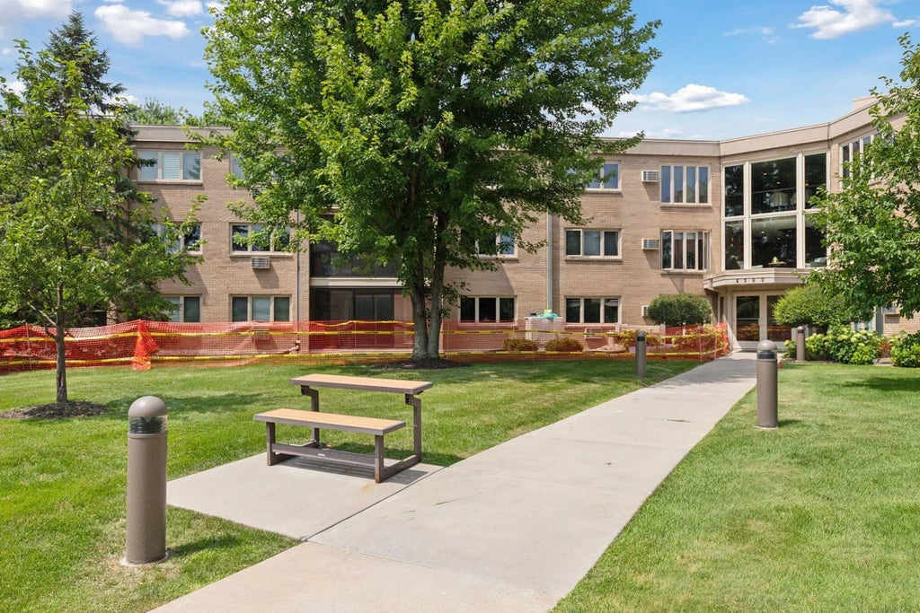 4360 Brookside Court 310, Edina