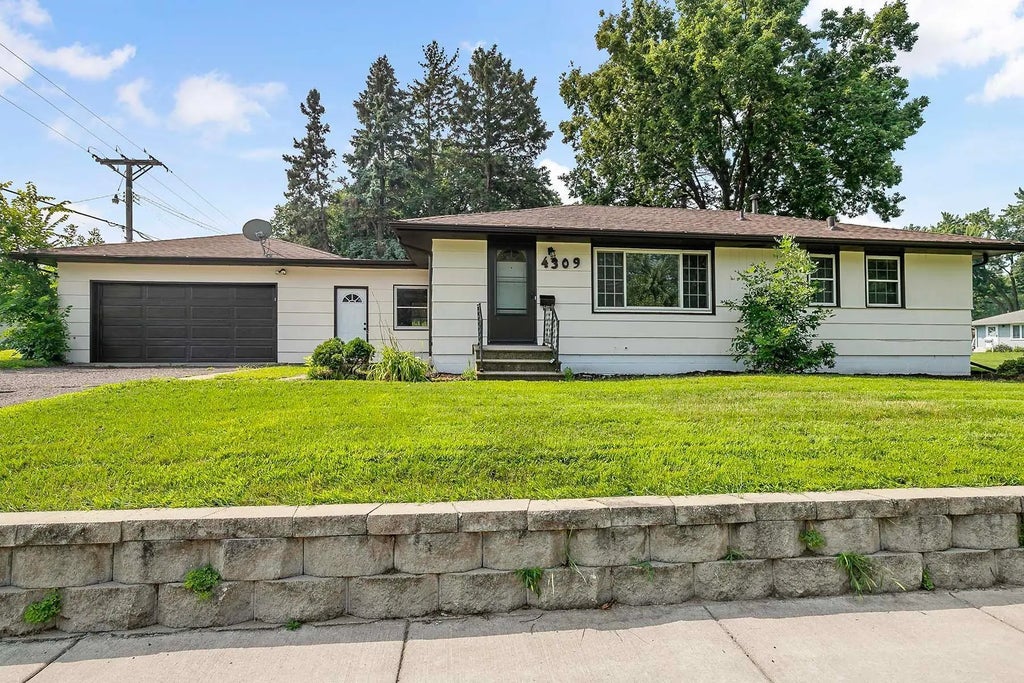 4309 63rd Avenue N, Brooklyn Center