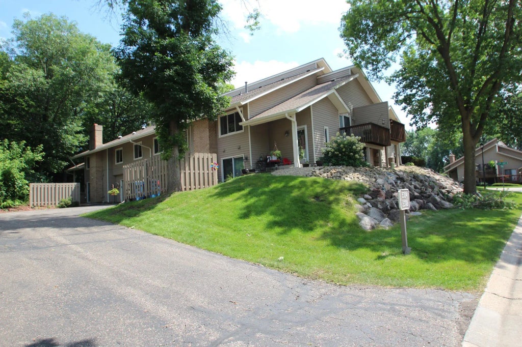 5304 Yorktown Lane N, Plymouth