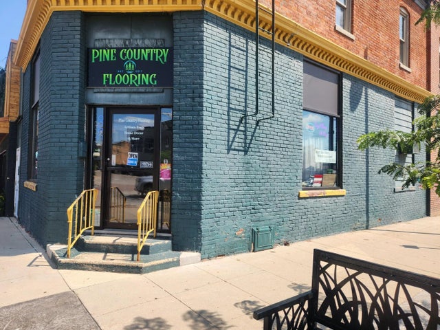 222 Main Avenue S Flooring Shop, Park Rapids